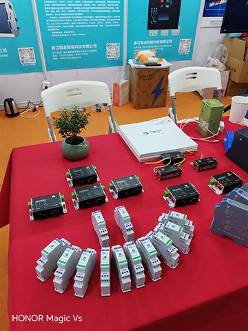 以技亮相 以品致远 ｜公司携电源及信号浪涌保护器参展上海国际新能源防雷展
